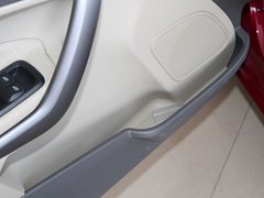 2011款 两厢 1.5L 自动 时尚型