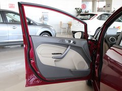 2011款 两厢 1.5L 自动 时尚型