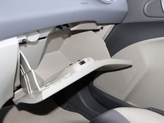 2011款 两厢 1.5L 自动 时尚型