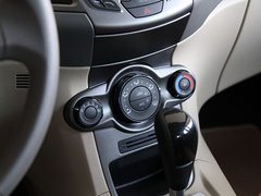 2011款 两厢 1.5L 自动 时尚型