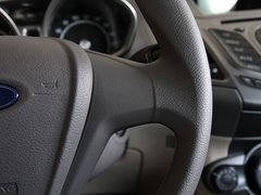2011款 两厢 1.5L 自动 时尚型