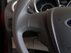 2011款 两厢 1.5L 自动 时尚型