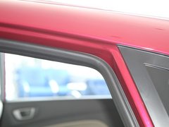 2011款 两厢 1.5L 自动 时尚型