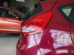 2011款 两厢 1.5L 自动 时尚型