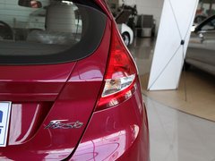 2011款 两厢 1.5L 自动 时尚型