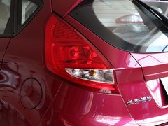 2011款 两厢 1.5L 自动 时尚型