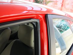 2011款 两厢 1.5L 自动 时尚型