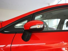 2011款 两厢 1.5L 自动 时尚型