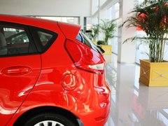 2011款 两厢 1.5L 自动 时尚型