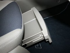 2011款 两厢 1.5L 自动 时尚型