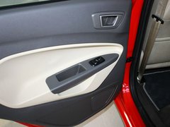 2011款 两厢 1.5L 自动 时尚型