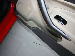 2011款 两厢 1.5L 自动 时尚型