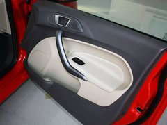 2011款 两厢 1.5L 自动 时尚型