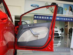 2011款 两厢 1.5L 自动 时尚型