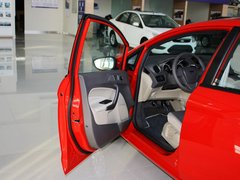 2011款 两厢 1.5L 自动 时尚型