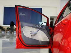 2011款 两厢 1.5L 自动 时尚型