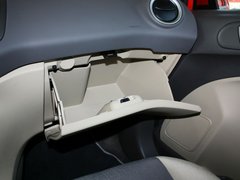 2011款 两厢 1.5L 自动 时尚型