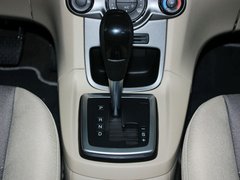 2011款 两厢 1.5L 自动 时尚型