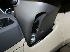 2011款 两厢 1.5L 自动 时尚型