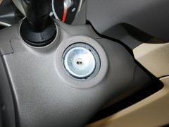 2011款 两厢 1.5L 自动 时尚型