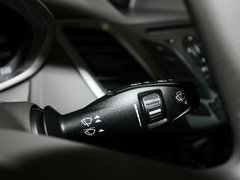 2011款 两厢 1.5L 自动 时尚型