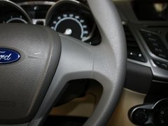 2011款 两厢 1.5L 自动 时尚型