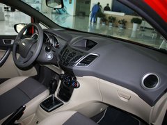 2011款 两厢 1.5L 自动 时尚型