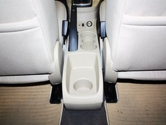 2011款 两厢 1.5L 自动 时尚型