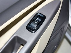 2011款 两厢 1.5L 自动 时尚型