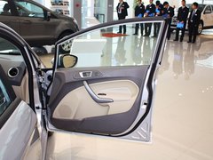 2011款 两厢 1.5L 自动 时尚型