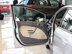 2011款 两厢 1.5L 自动 时尚型