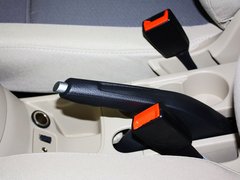 2011款 两厢 1.5L 自动 时尚型
