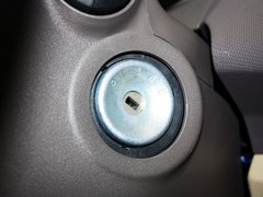 2011款 两厢 1.5L 自动 时尚型