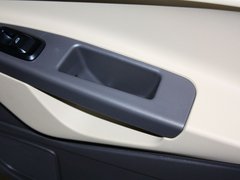2011款 两厢 1.5L 自动 时尚型