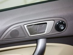2011款 两厢 1.5L 自动 时尚型