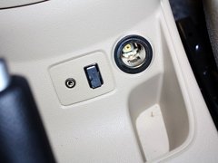2011款 两厢 1.5L 自动 时尚型