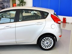 2011款 两厢 1.5L 自动 时尚型
