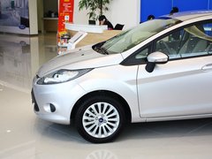 2011款 两厢 1.5L 自动 时尚型