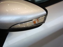 2011款 两厢 1.5L 自动 时尚型