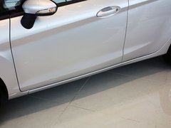2011款 两厢 1.5L 自动 时尚型