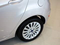 2011款 两厢 1.5L 自动 时尚型