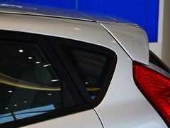2011款 两厢 1.5L 自动 时尚型