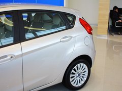 2011款 两厢 1.5L 自动 时尚型