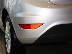 2011款 两厢 1.5L 自动 时尚型