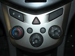 2011款 三厢 1.6SX 手动 