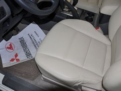 2011款 3.0 自动 GLX 7座