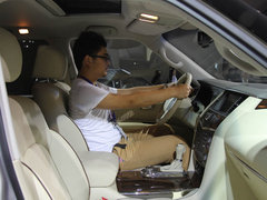 2012款 5.6L 自动 旗舰版 7座