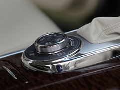 2012款 5.6L 自动 旗舰版 7座