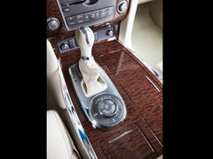 2012款 5.6L 自动 旗舰版 7座