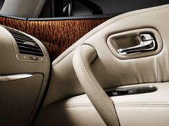 2012款 5.6L 自动 旗舰版 7座